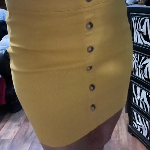 Forever 21 Dresses & Skirts - Mustard skirt